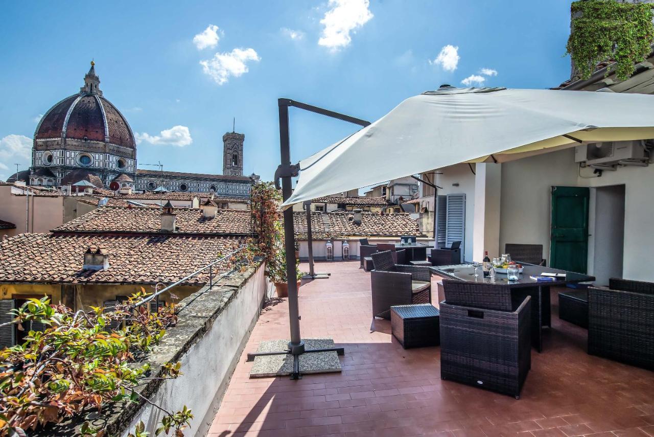 Penthouse With Big Terrace Duomo View Lägenhet Florens Exteriör bild